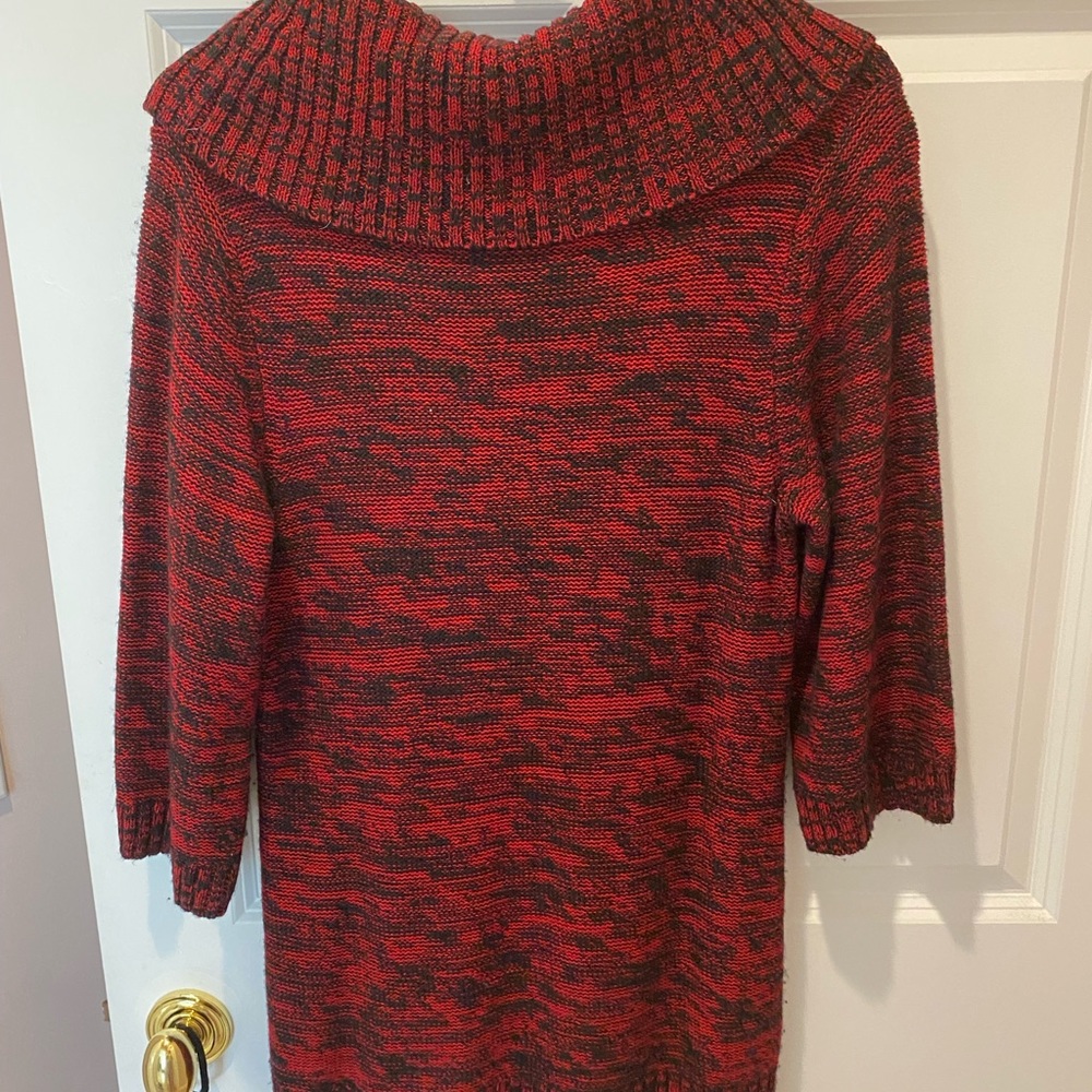 Kim Rogers tunic sweater size small.